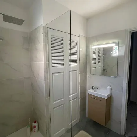 T1 Centre Carre D'or Proche Апартаменти Аяччо